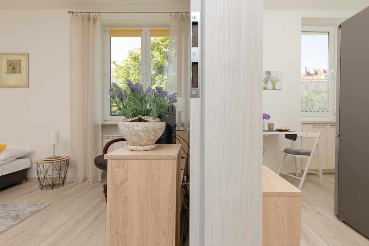 Raclawicka Cozy Studio Apartment By Noclegi Renters Варшава Экстерьер фото